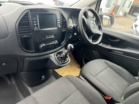 Mercedes-Benz Vito 110 Progressive L2 YB70FMG White #5