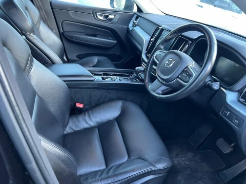 Volvo XC60 2.0 T5 Momentum WL19NJY Black #3
