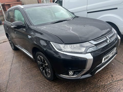 Mitsubishi Outlander 2.0H 12Kwh 4H Red