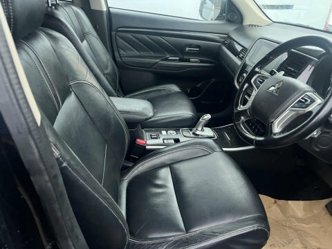 Mitsubishi Outlander 2.0H 12Kwh 4H WM67WDY Red #3