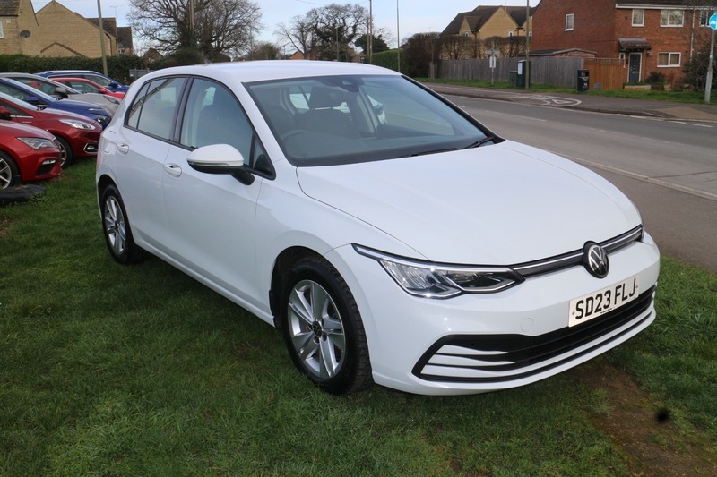 Volkswagen Golf Life Tdi White