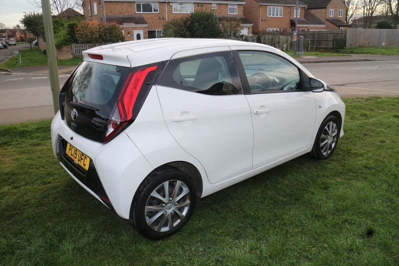 Toyota Aygo Vvt-i X-play PL19UFC White #4