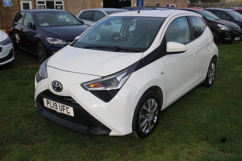 Toyota Aygo Vvt-i X-play PL19UFC White #2