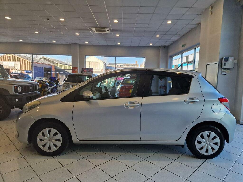 Toyota Vitz Hatchback 1.3 201262 PR62HZP Silver #6