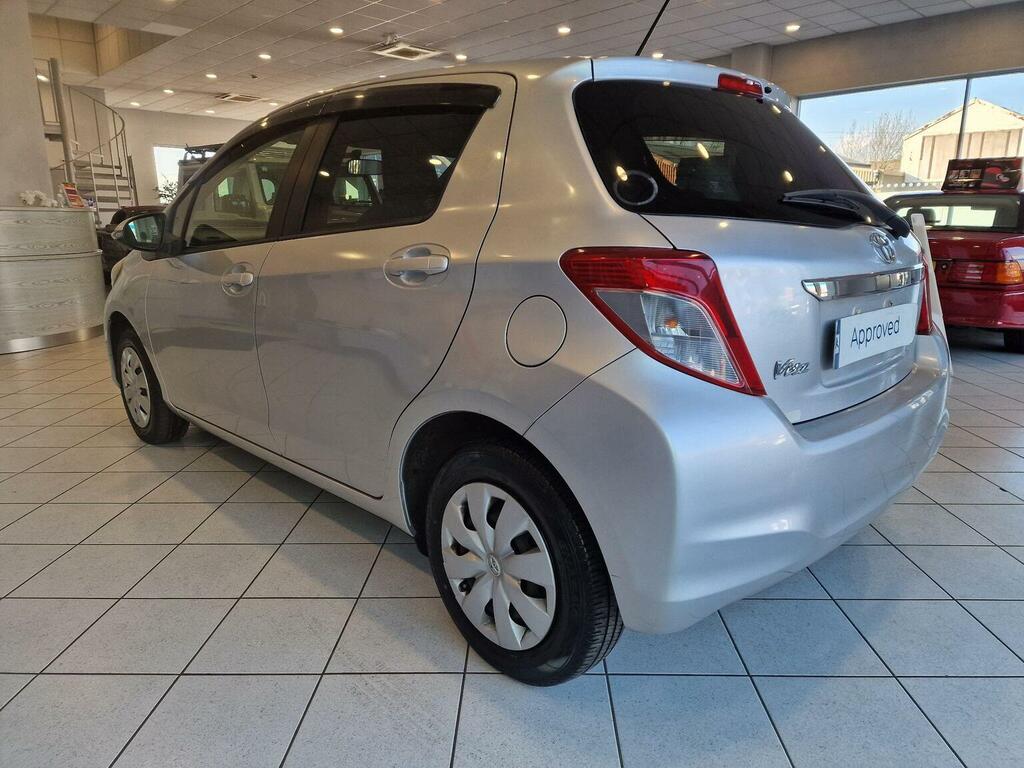 Toyota Vitz Hatchback 1.3 201262 PR62HZP Silver #4