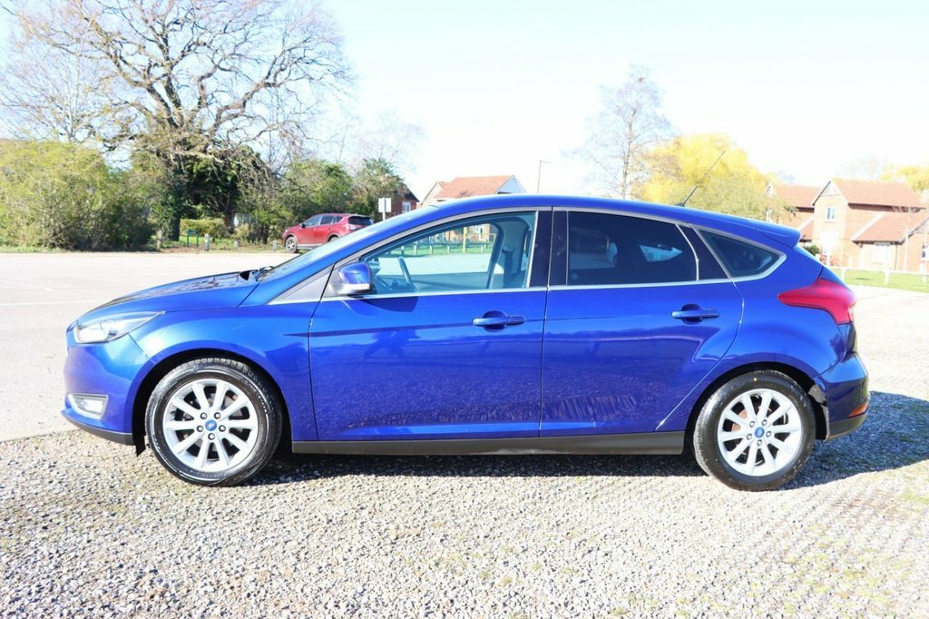 Ford Focus 1L Titanium LN17CHD Blue #6