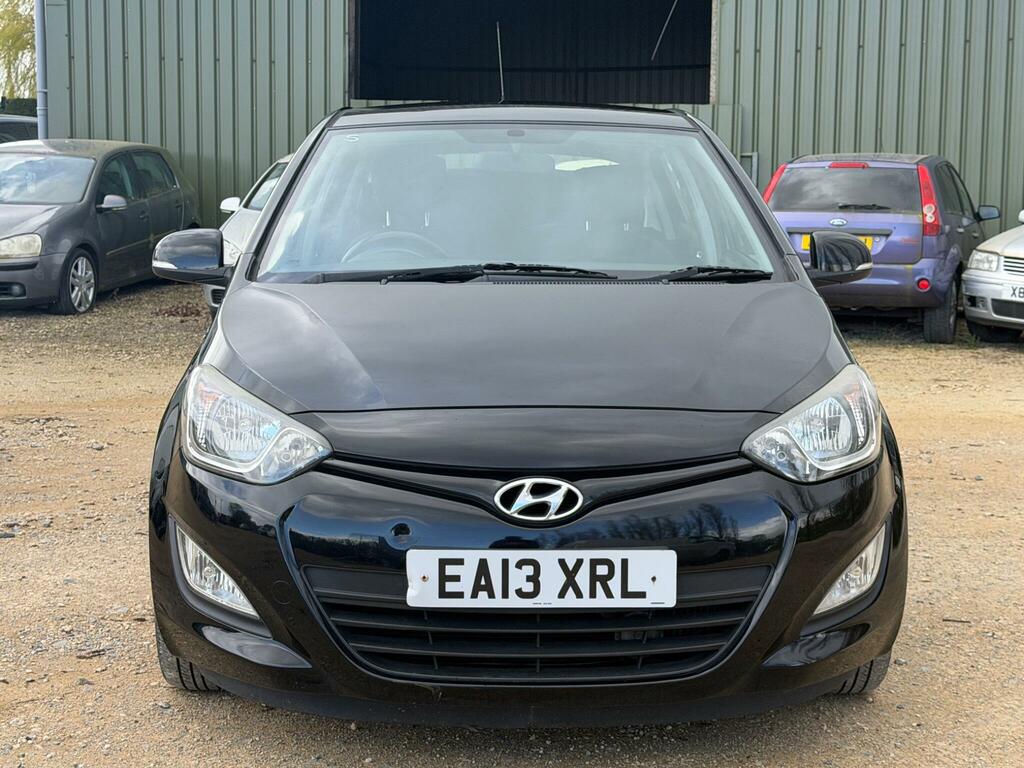 Hyundai I20 1.4 Crdi Blue Drive Active Euro 5 Ss Black #3