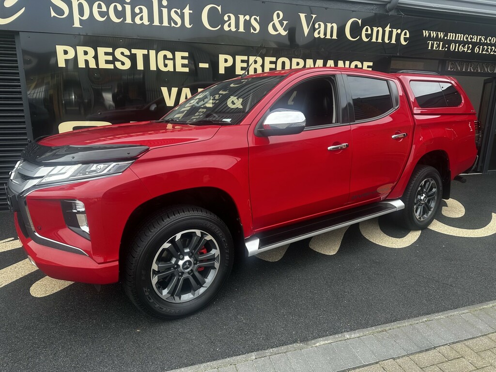 Mitsubishi L200 Pickup 2.2 Di-d Dc Barbarian 202121 YP21XYG Red #4