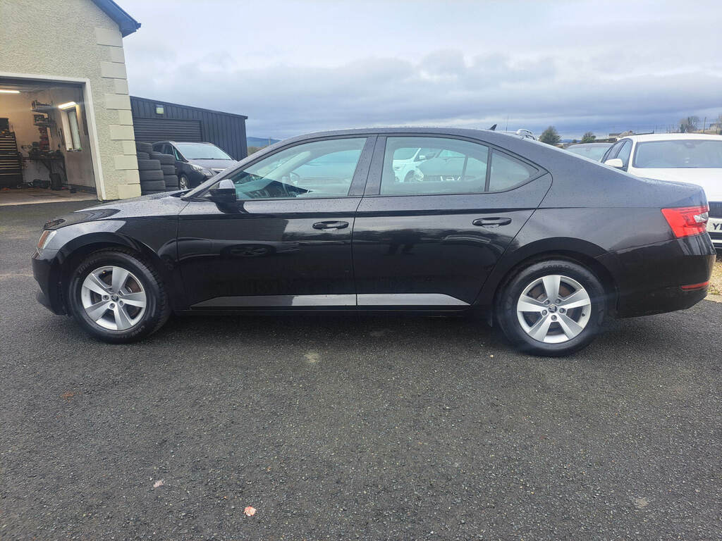 Skoda Superb Tdi Black #3