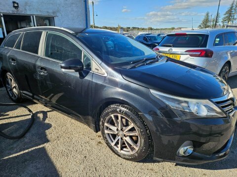 Toyota Avensis 1.8 V-matic Tr FG12FBZ Black #2