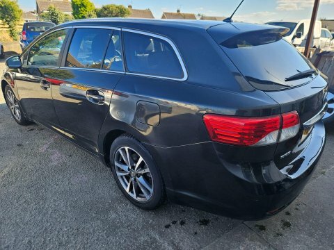 Toyota Avensis 1.8 V-matic Tr FG12FBZ Black #4