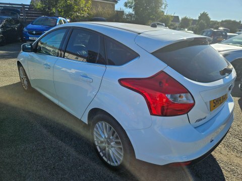Ford Focus 1.0T Ecoboost Zetec SH14XCW White #4