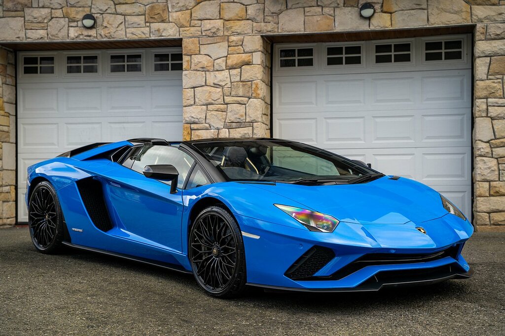 Lamborghini Aventador Lp 740-4 S Roadster Blue