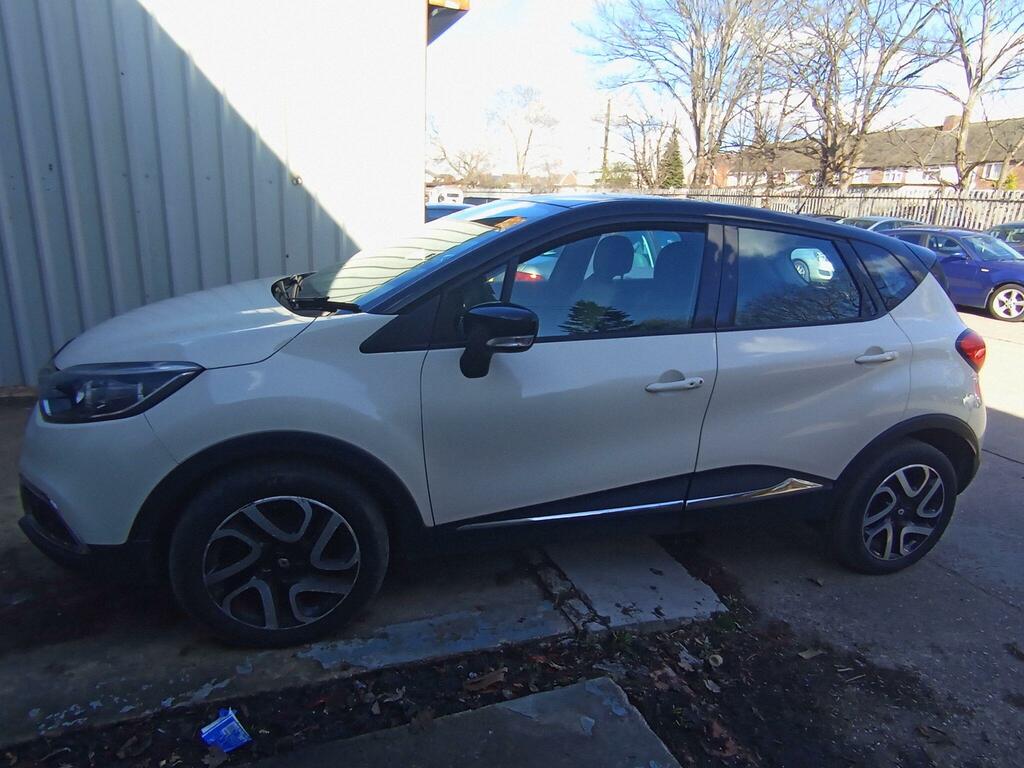 Renault Captur 0.9 Tce Energy Dynamique Medianav Euro 5 Ss NG63CHK White #4