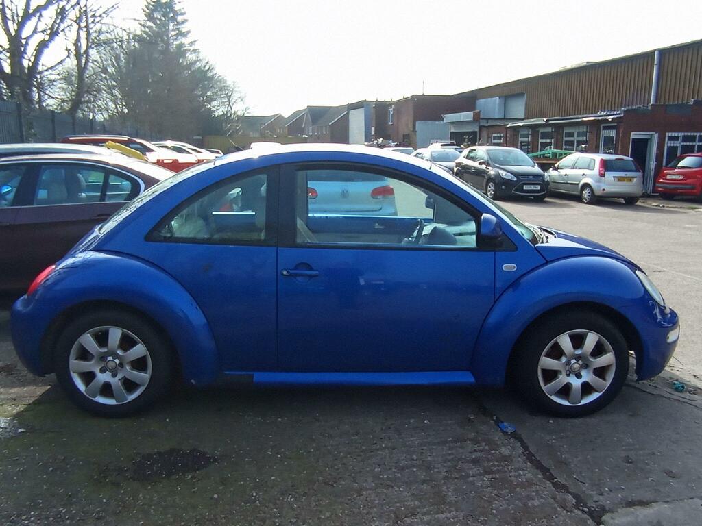 Volkswagen Beetle 2002 51 2.3 Red #6