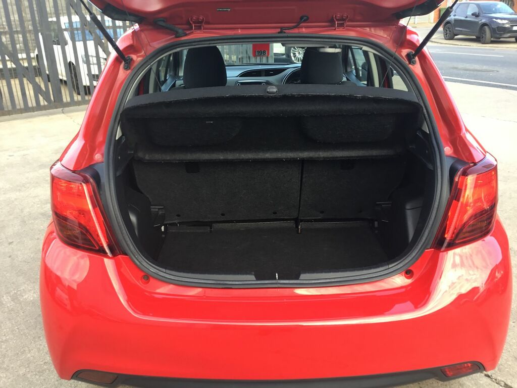 Toyota Yaris Yaris Hatchback NU64UTN Red #5