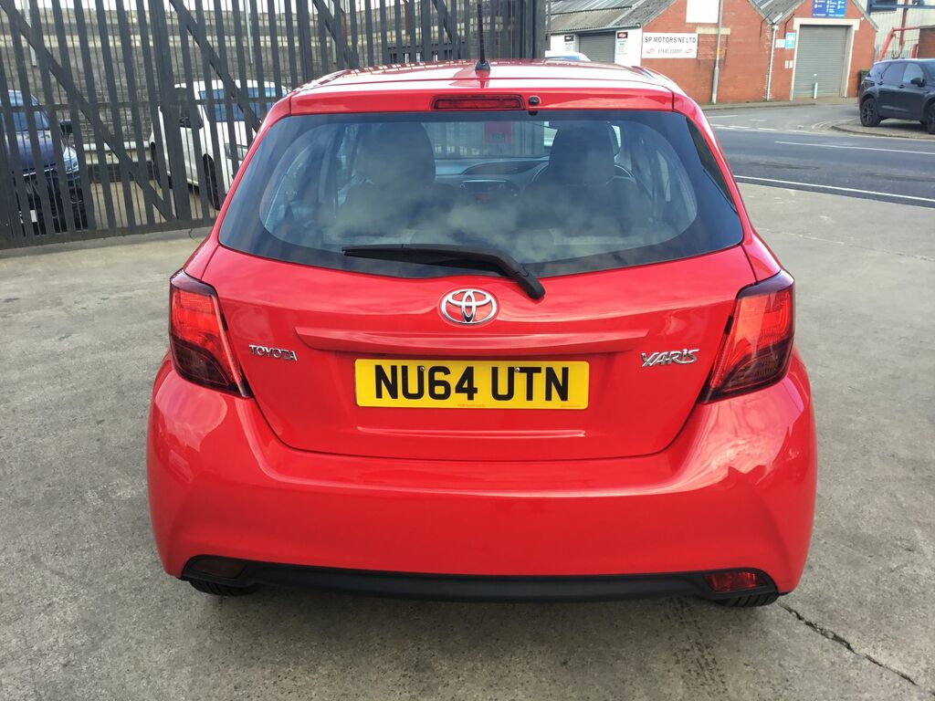Toyota Yaris Yaris Hatchback NU64UTN Red #4