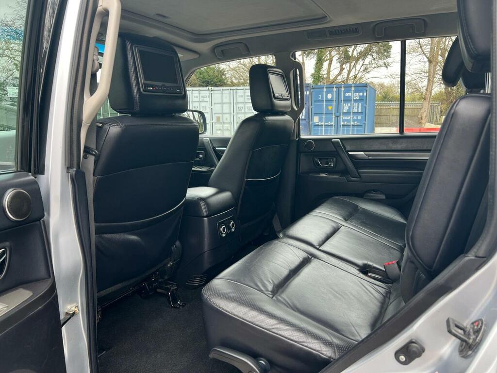 Mitsubishi Shogun 3.2 Di-dc 197 Diamond - 2011 11 Red #26