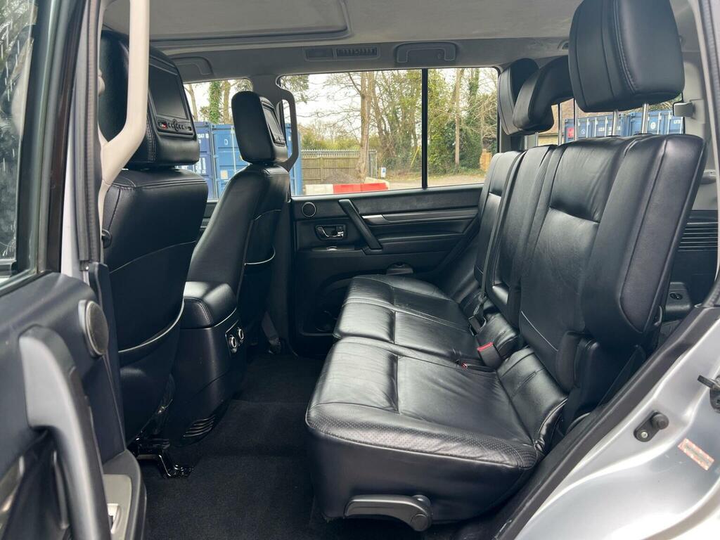 Mitsubishi Shogun 3.2 Di-dc 197 Diamond - 2011 11 Red #25