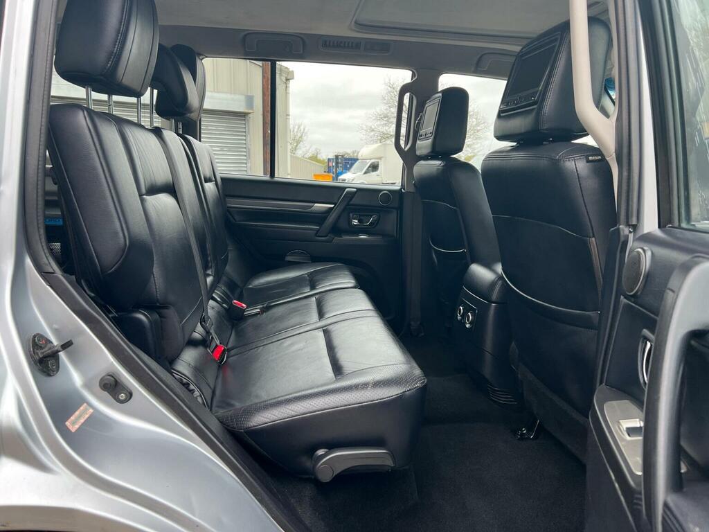 Mitsubishi Shogun 3.2 Di-dc 197 Diamond - 2011 11 Red #21