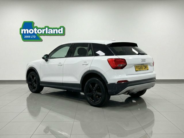 Audi Q2 Tfsi 30 Sport Suv FG68ZMV White #4