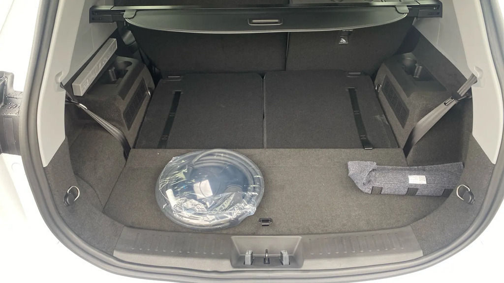 Chery  Super Hybrid 1.5T Phev Summit Dht White #38