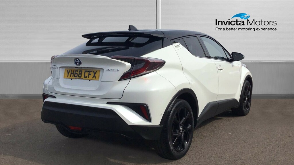 Toyota C-Hr Dynamic White #3