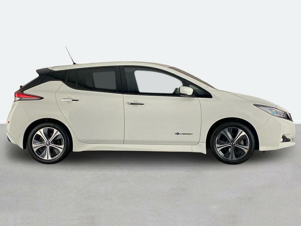 Nissan Leaf 110Kw N-connecta 40Kwh DL69RKA White #2