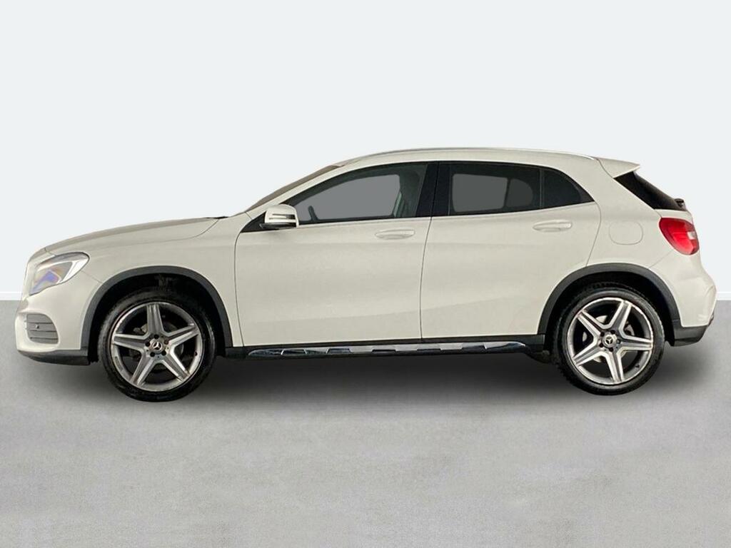 Mercedes-Benz GLA Class Gla 200 Amg Line White #6