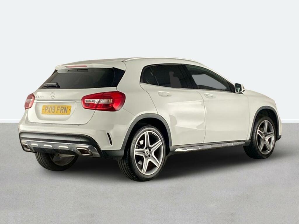 Mercedes-Benz GLA Class Gla 200 Amg Line White #3