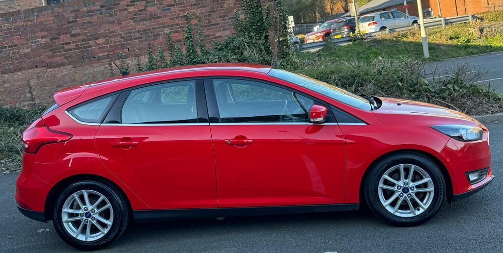 Ford Focus Hatchback 1.0T Ecoboost Zetec Euro 6 Ss 20 BJ15PJV Red #5