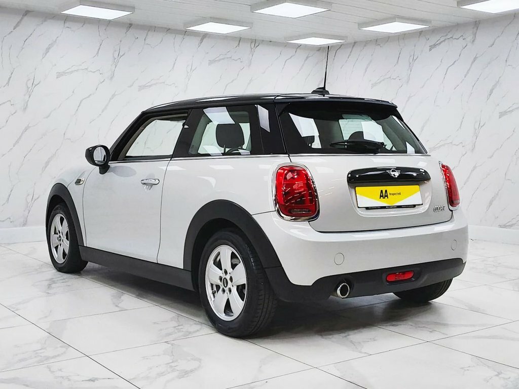 Mini Hatch 1.5L Cooper Classic KM19CBP Silver #5