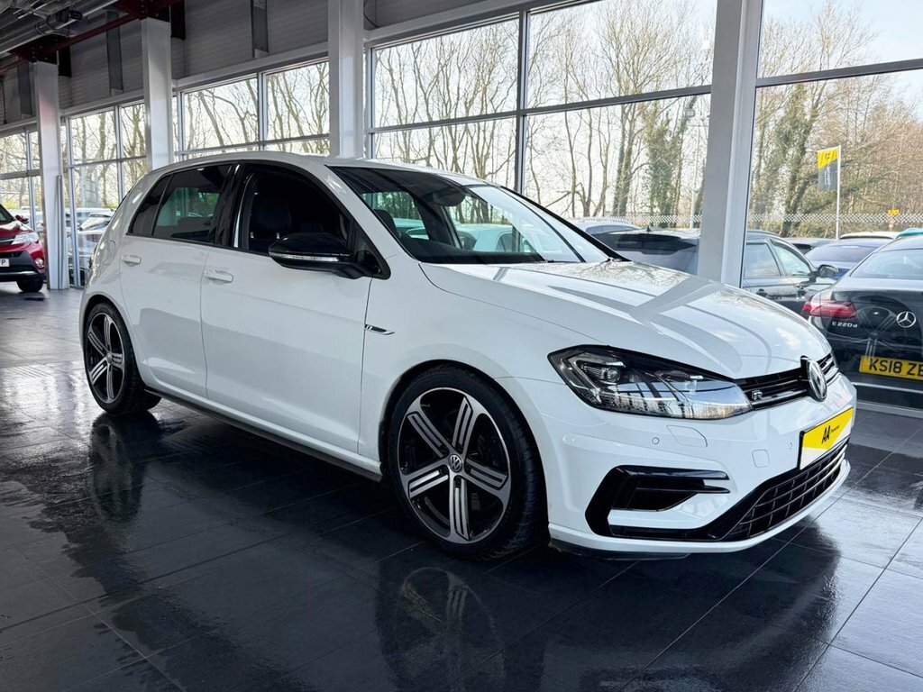 Volkswagen Golf 2L R White