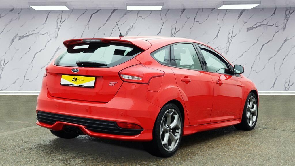 Ford Focus 2L St-2 LG18WMD Red #4