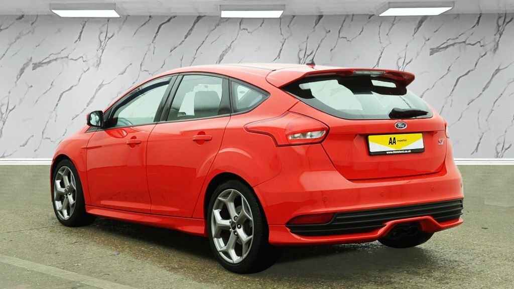 Ford Focus 2L St-2 LG18WMD Red #3