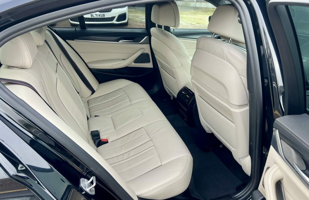 BMW 5 Series Saloon HJ70MMF Black #4
