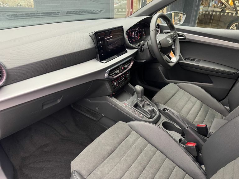 Seat Ibiza 1.0 Tsi 115 Xcellence Lux Dsg KS74WRE White #2