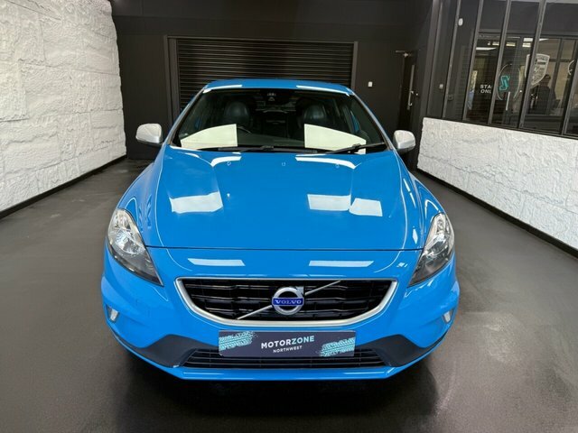 Volvo V40 1.5 T2 R-design Hatchback Euro 6 Blue #3