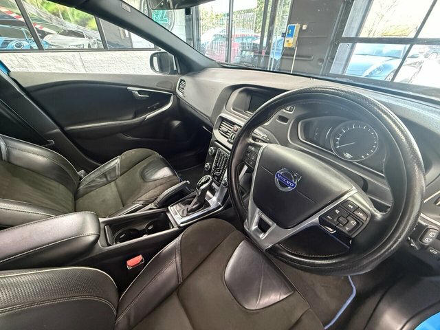 Volvo V40 1.5 T2 R-design Hatchback Euro 6 Blue #2