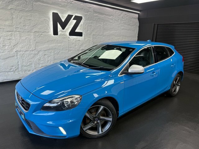 Volvo V40 1.5 T2 R-design Hatchback Euro 6 Blue