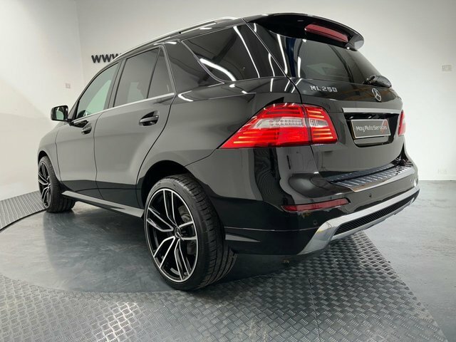 Mercedes-Benz M Class 2014 2.1 Ml250 Bluetec Amg Sport Suv G- Black #3