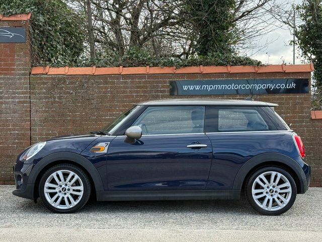 Mini Hatch 1.5 Cooper D Seven Hatchback Eur AU67VUR Blue #4