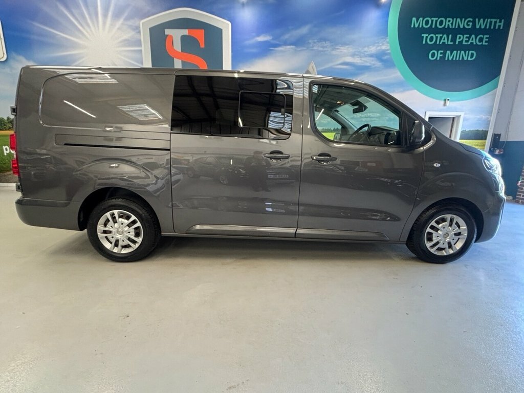 Vauxhall Vivaro 2L Sportive MJ21PUO Grey #4