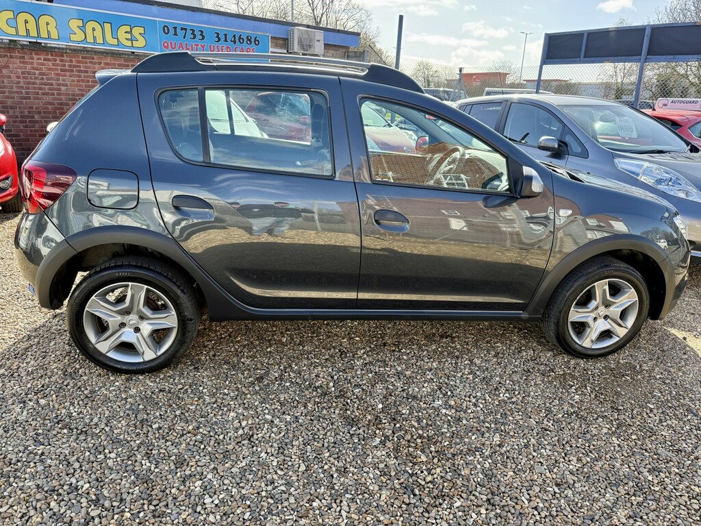 Dacia Sandero Stepway 1.5 Stepway Ambiance Dci 90 2017 YW17FEU Grey #2