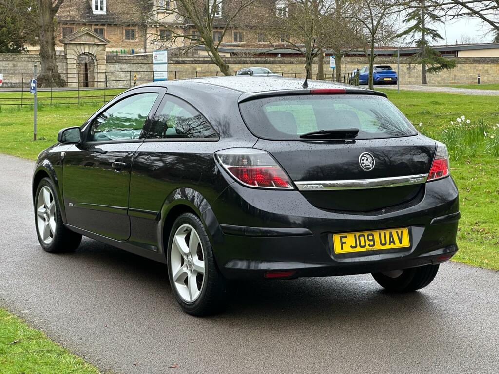 Vauxhall Astra 1.7 Cdti 16V Sport Sport Hatch Black #4