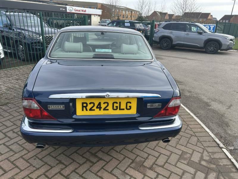 Jaguar XJ Saloon Purple #5