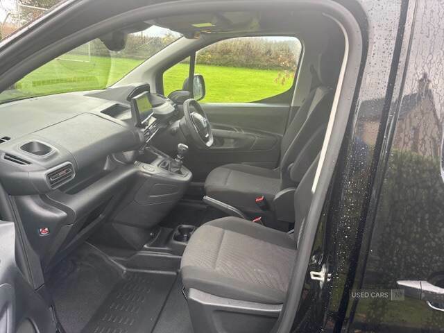 Peugeot Partner 1.5 Bluehdi 100 Professional Van CE74XYM Black #6