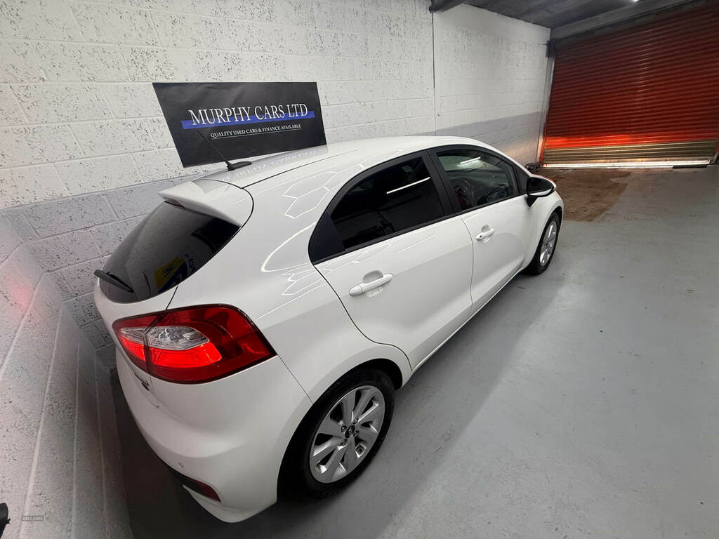 Kia RIO 1.1 Crdi 2 White #4