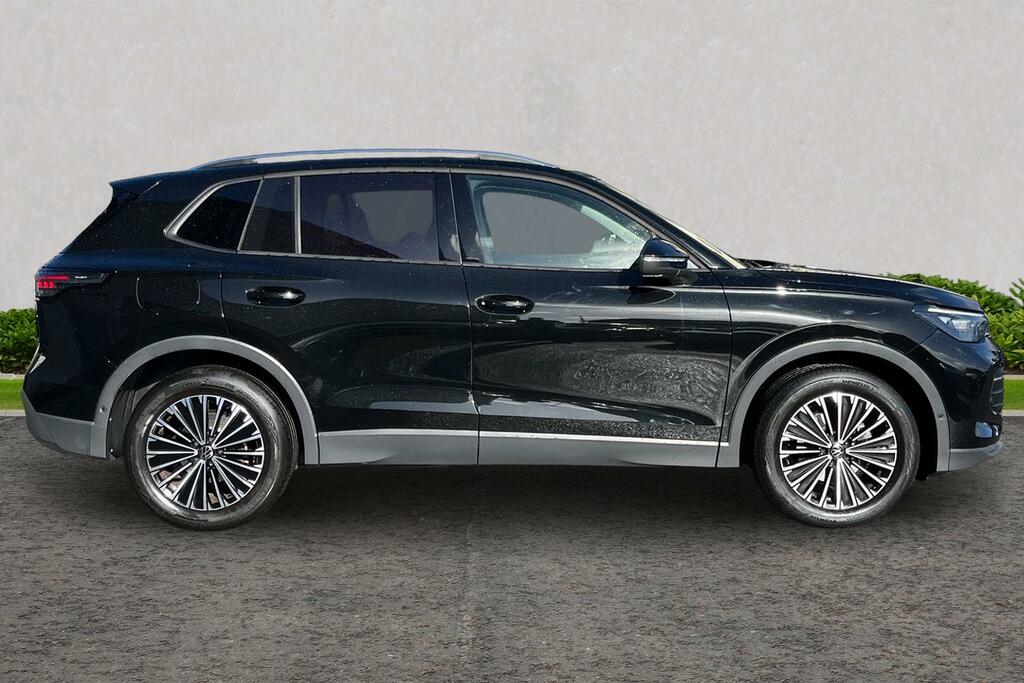 Volkswagen Tiguan 1.5 Etsi 150 Match Dsg WH74FLA Black #4