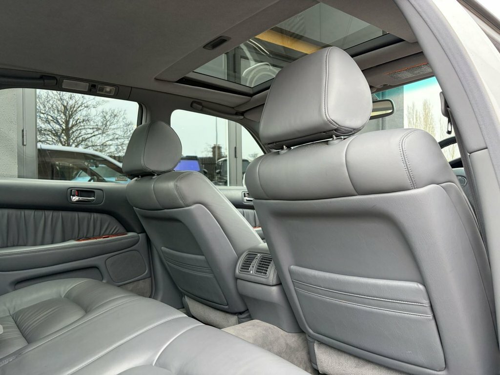 Lexus LS Saloon Green #20